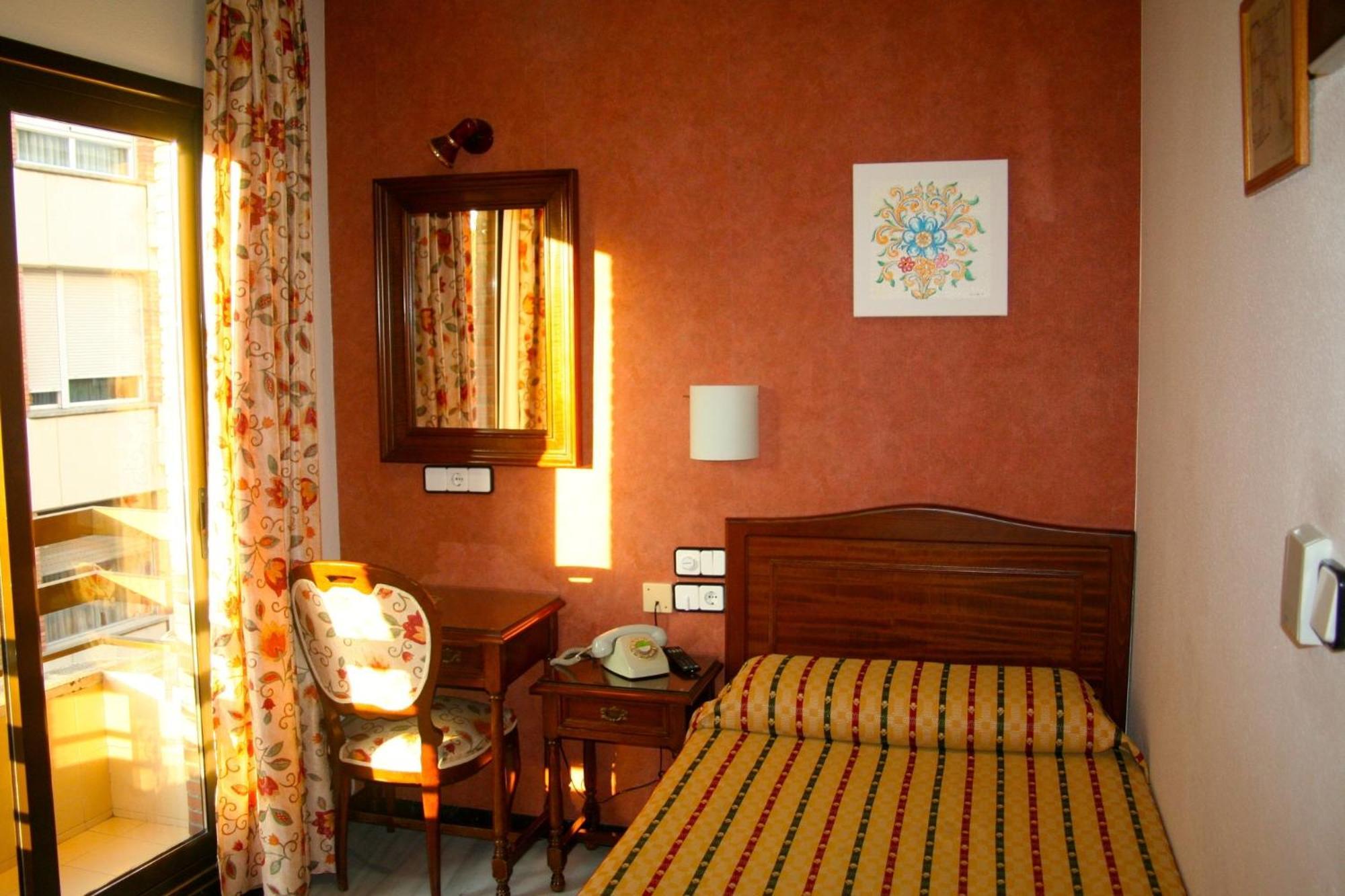 Hotel El Cisne Córdoba Pokoj fotografie